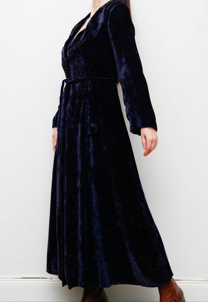 1930s Vintage Deep Blue Velvet Dress – Gothic Statement