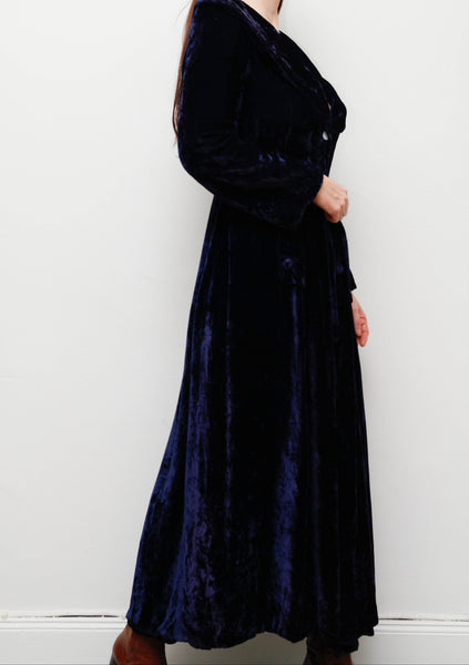 1930s Vintage Deep Blue Velvet Dress – Gothic Statement