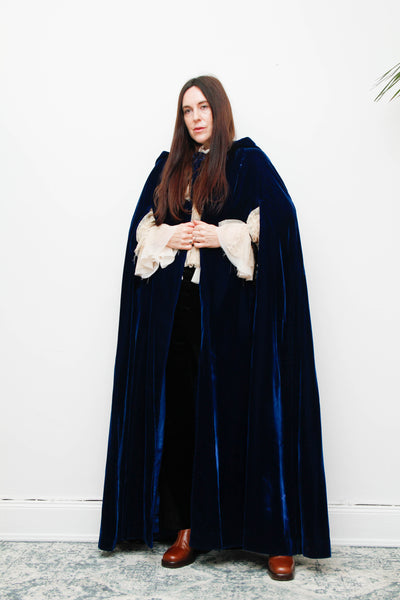 Vintage Gothic Opera Cape – Sapphire Blue Cotton Velvet