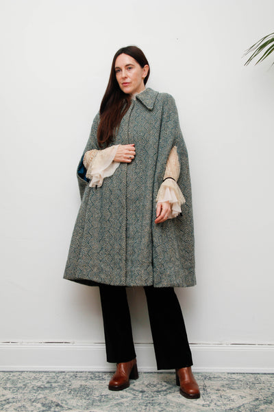 1970s Vintage Houndstooth Wool Cape – Blue & Green Tartan