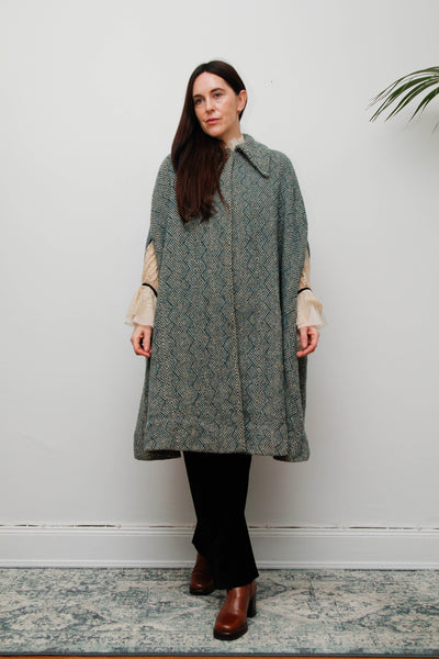 1970s Vintage Houndstooth Wool Cape – Blue & Green Tartan