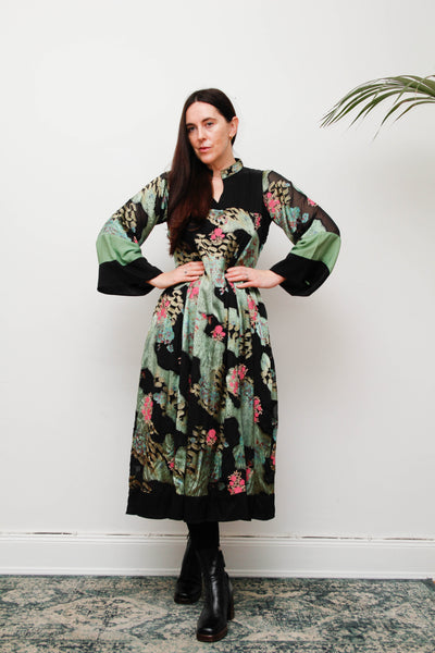 Vintage Oriental Green Satin Kaftan Dress with Kimono Sleeves & Gold Paisley Print