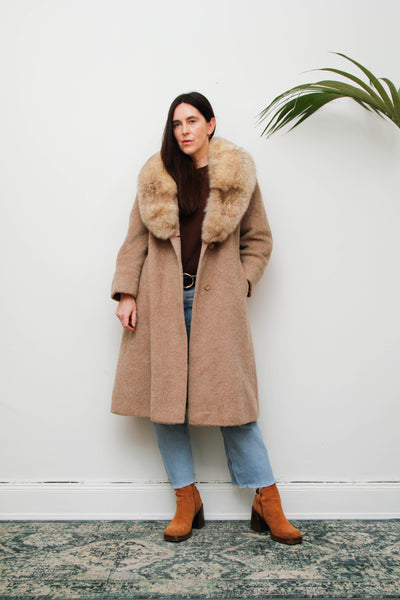 Vintage Cream Classic Wool Coat with Real Fox Fur – Luxurious Statement Piece