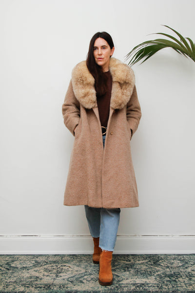 Vintage Cream Classic Wool Coat with Real Fox Fur – Luxurious Statement Piece