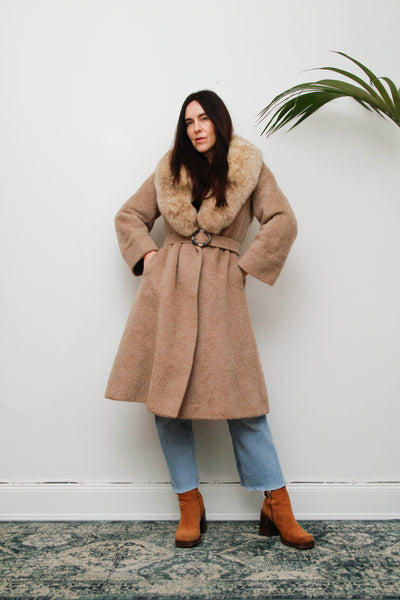 Vintage Cream Classic Wool Coat with Real Fox Fur – Luxurious Statement Piece