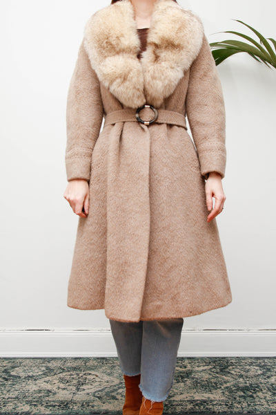 Vintage Cream Classic Wool Coat with Real Fox Fur – Luxurious Statement Piece