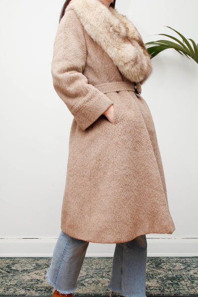 Vintage Cream Classic Wool Coat with Real Fox Fur – Luxurious Statement Piece