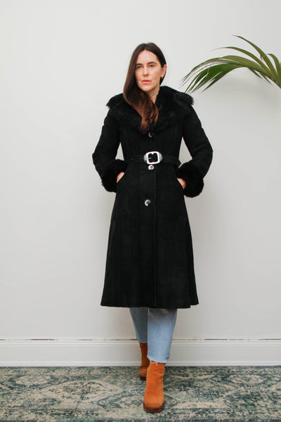 Vintage Sheepskin Suede Coat – Black Fur Collar, Belted Luxury, 100% Real Suede & Sheepskin