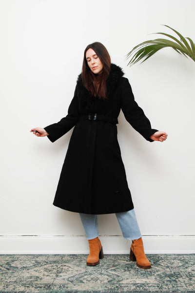 Vintage Gothic Wool Coat with Black Fur Collar