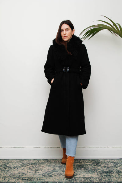 Vintage Gothic Wool Coat with Black Fur Collar