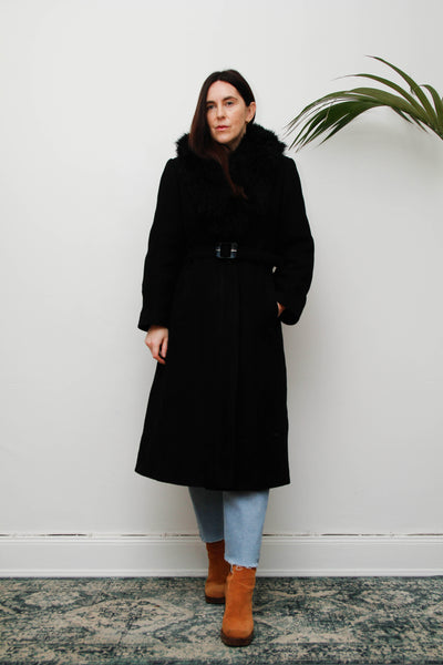 Vintage Gothic Wool Coat with Black Fur Collar