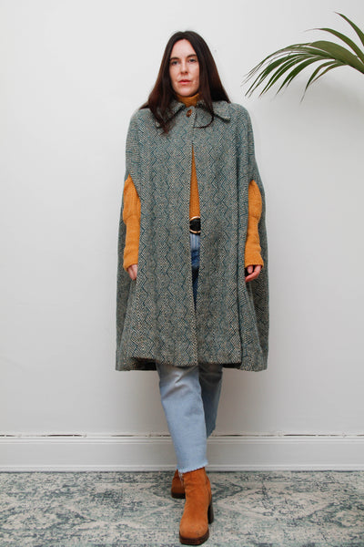 1970s Vintage Houndstooth Wool Cape – Blue & Green Tartan