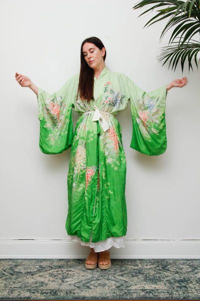 1940s Oriental Silk Kimono, Kaftan Chrysanthemum Floral Vintage Robe