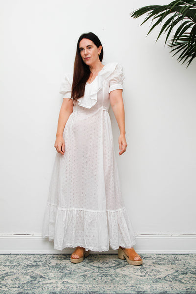 Vintage 1970s White Broderie Anglaise Cotton Maxi Dress with Ruffle Collar