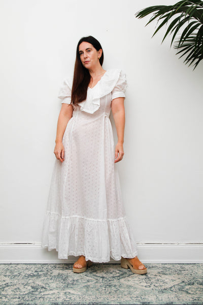 Vintage 1970s White Broderie Anglaise Cotton Maxi Dress with Ruffle Collar