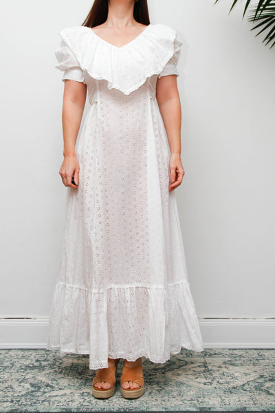 Vintage 1970s White Broderie Anglaise Cotton Maxi Dress with Ruffle Collar