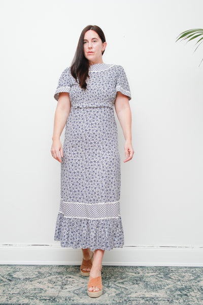 1970s Vintage Floral Dress | Romantic Boho Cotton Dress with Cape Sleeves – Summer Festival Style