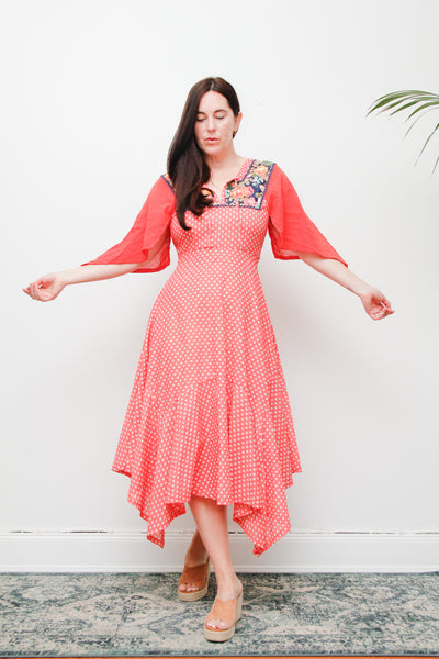 1970s Vintage Patchwork Floral Dress | Boho Handkerchief Hem Cotton Maxi – Red & White with Gauze Kaftan Sleeves