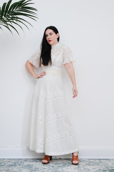 Vintage Bohemian Prairie Ivory Lace Wedding Dress