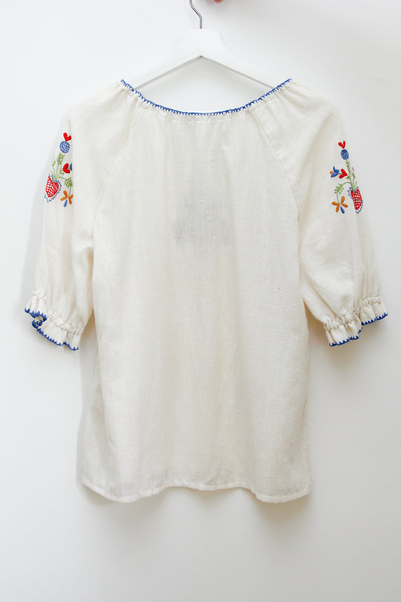 1970's Hungarian Floral Folklore Embroidered Top Rare – strobevintage