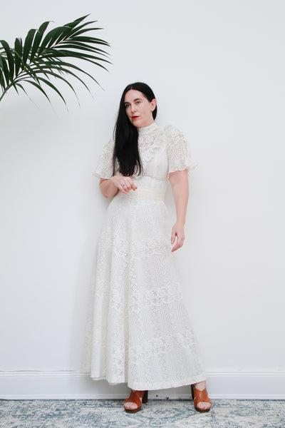 Vintage Bohemian Prairie Ivory Lace Wedding Dress