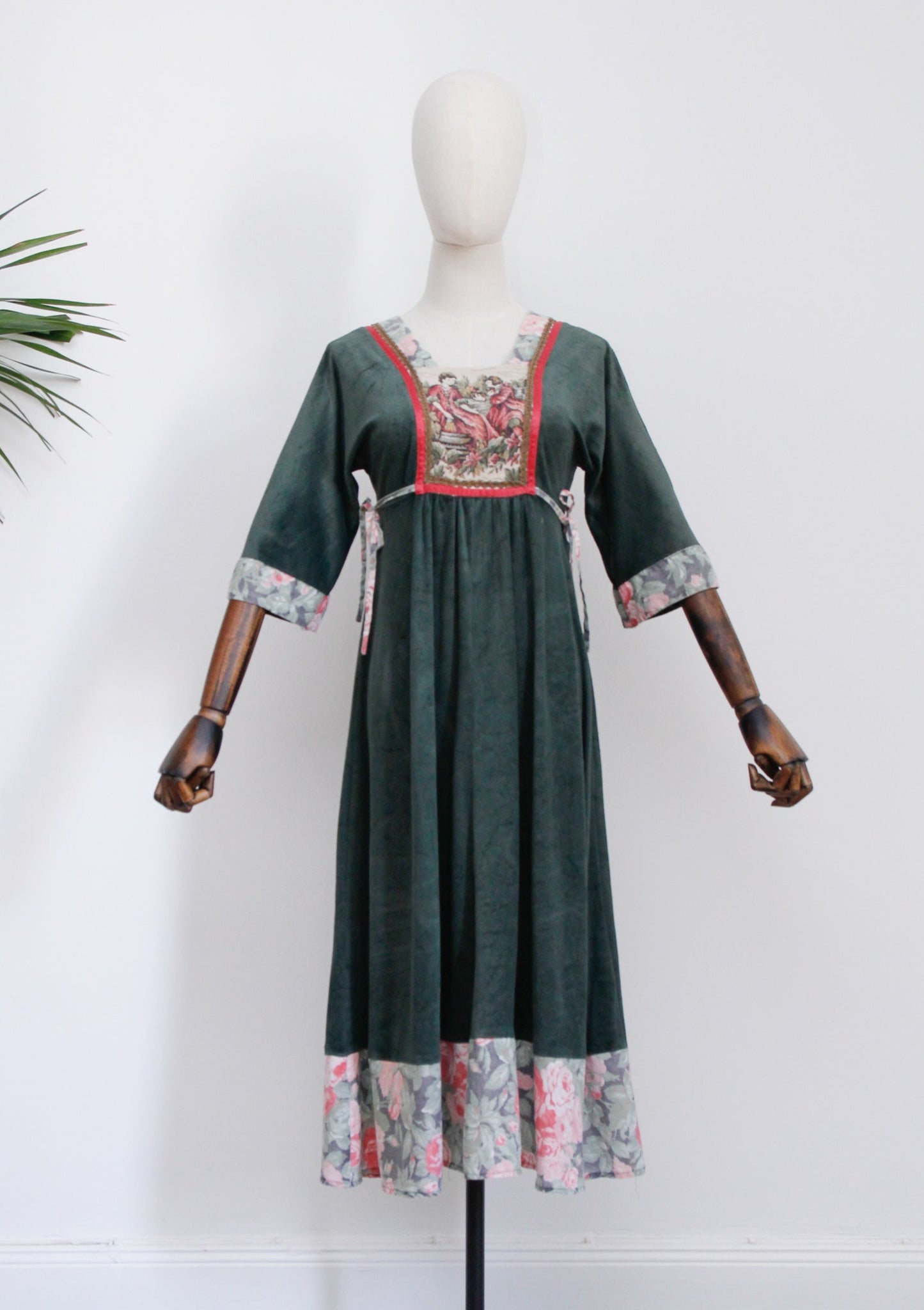 1970's Rare Velvet Romantic Tapestry Victorian Floral  Dress