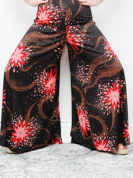 Stunning 1970s Vintage Floral Palazzo Jumpsuit – Floral Boho Style