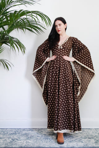 1970's Cotton Fabric Kaftan Wizard Sleeve Maxi Dress