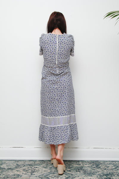 1970s Vintage Floral Dress | Romantic Boho Cotton Dress with Cape Sleeves – Summer Festival Style
