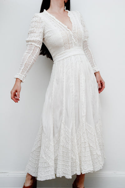 1970's White  Wedding Floral Cotton Lace Mexican Kaftan Dress