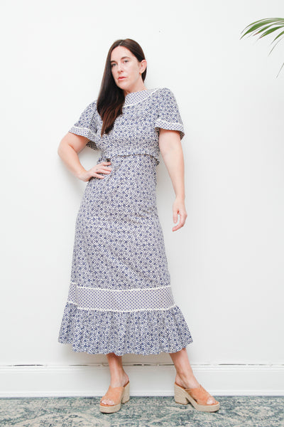 1970s Vintage Floral Dress | Romantic Boho Cotton Dress with Cape Sleeves – Summer Festival Style