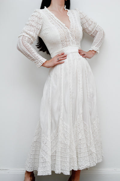 1970's White  Wedding Floral Cotton Lace Mexican Kaftan Dress