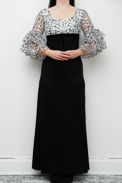 Vintage Gothic Lace Velvet Maxi Dress