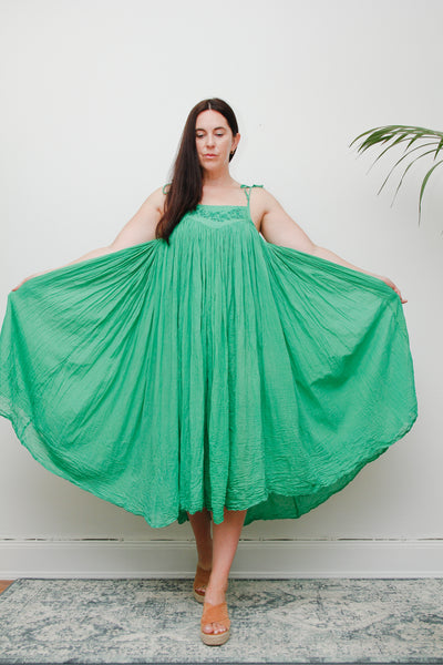 1970s Indian Gauze Cotton Dress – Vintage Green Boho Smock with Adjustable Sun Straps